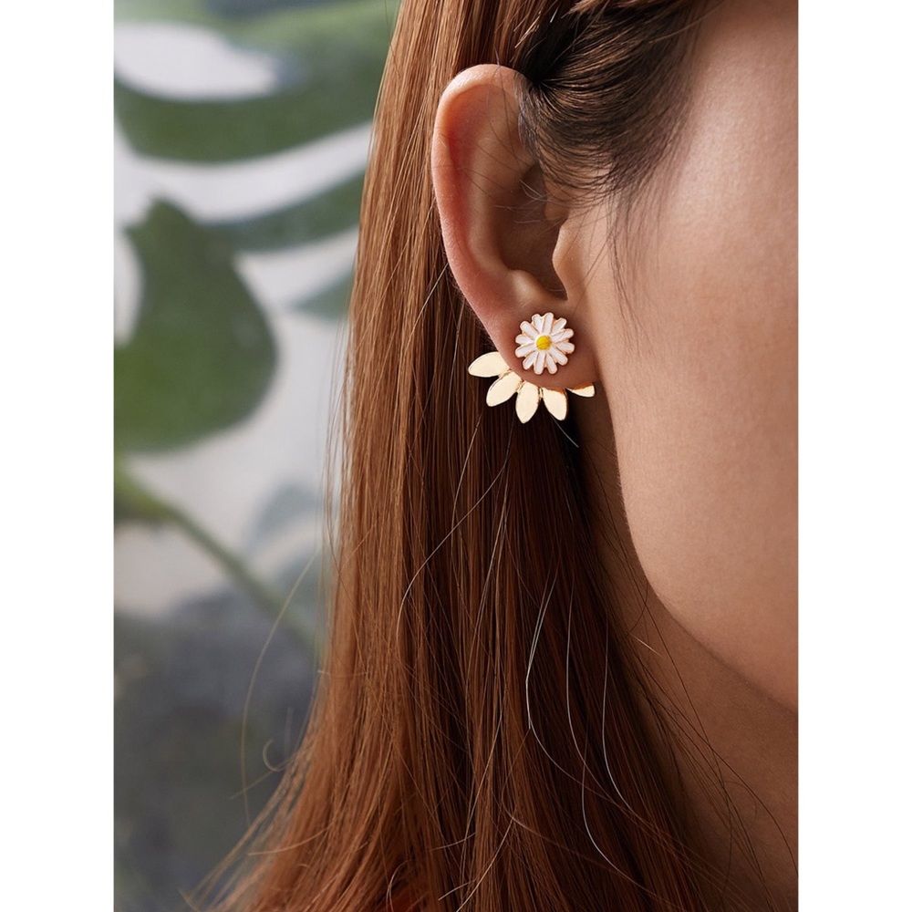 ✨ Daisy Flower Back Hanging Stud Earrings Jacket✨